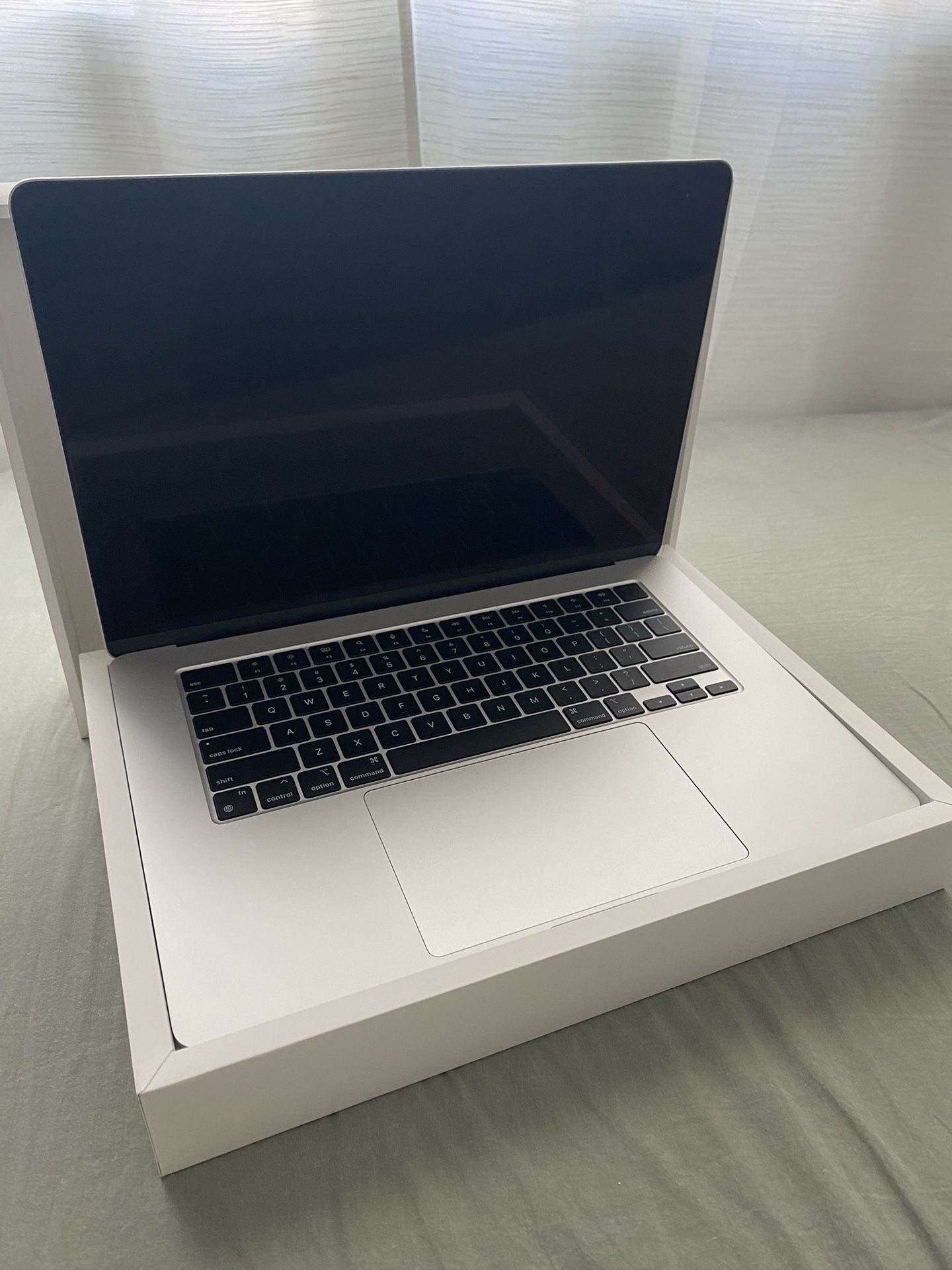 MacBook Air M3 Chip 15 Inch 16GB Memory 256GB SSD
