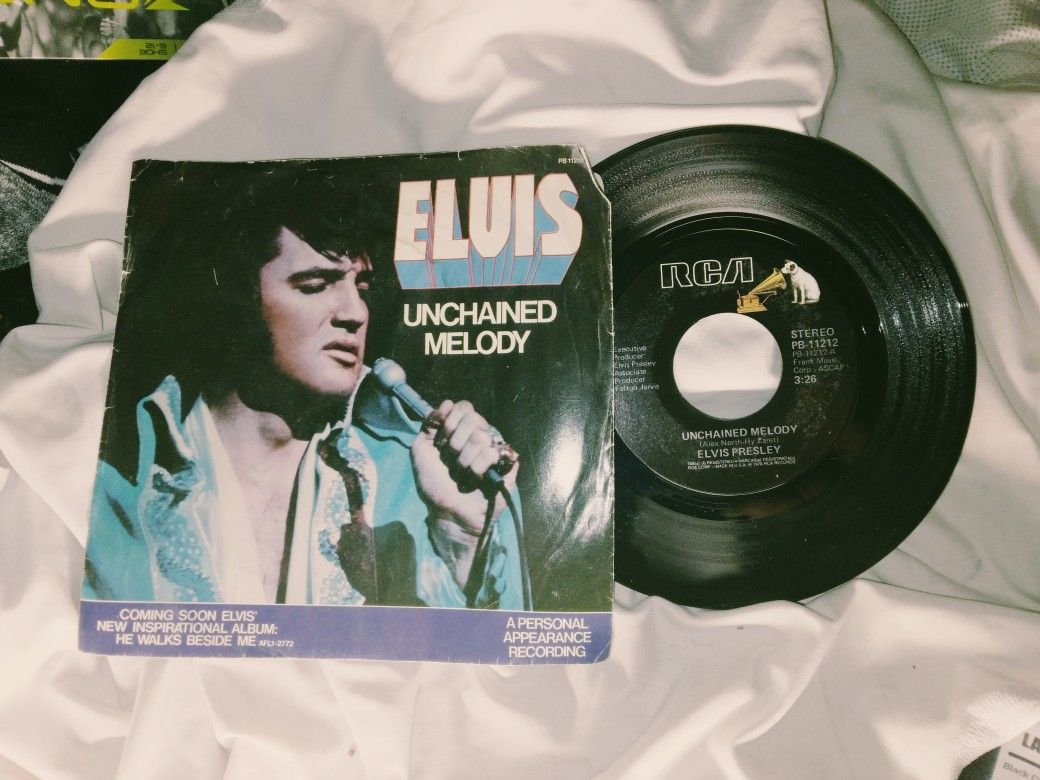 ELVIS PRESLEY!! Unchained Melody and Softly, As I Leave You 45 Rocord
