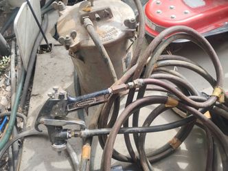 Paint sprayer and pot