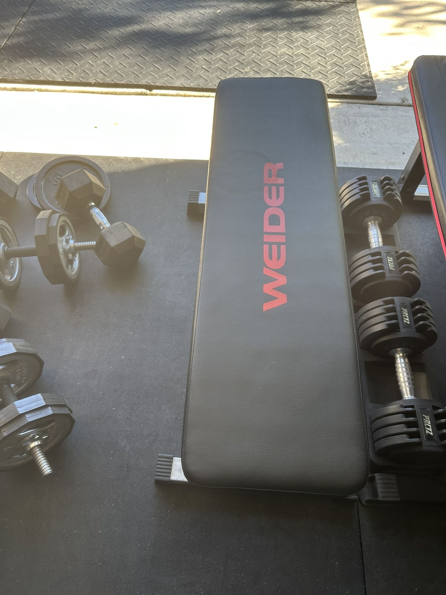 Weight Bench, Kettlebells 