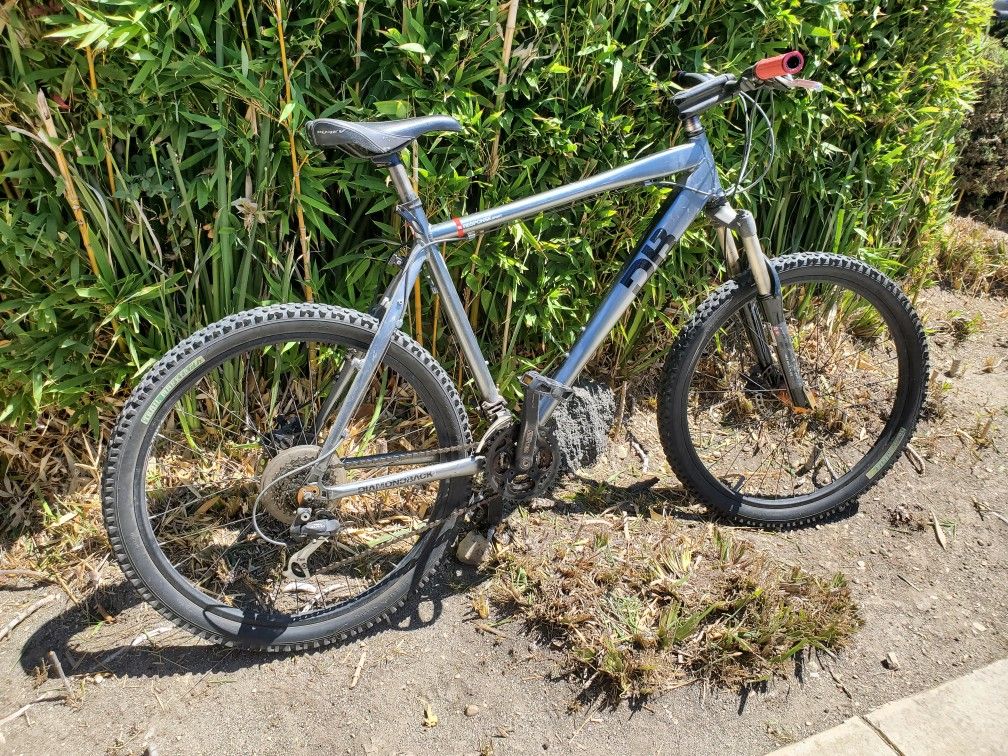 Diamondback Response SE Sport mountain bike for Sale in Los Angeles, CA