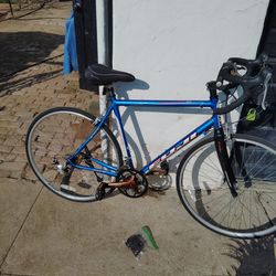 Fuji Road bike size large/ needs bike chain