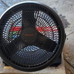 Honeywell HF-810 3-Speed ​​High Velocity Air Circulator Floor Fan
