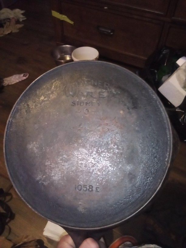 Vintage Wagnor Cast Iron Skillet