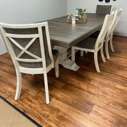Bolanburg Two-tone Extendable Dining Set