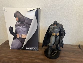 DC Designer Series Batman 12” Limited Andy Kubert Statue