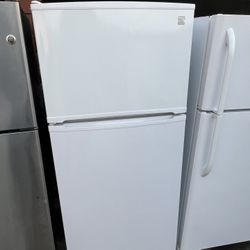 White Kenmore Top Freezer Apt Size Fridge We Deliver And Install🚚👨🏻‍🔧
