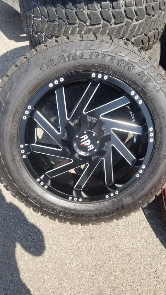 20" Inch Offroad Wheels And Tires Like New