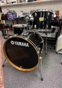 Yamaha YD Drum Set with Snare Stand