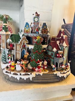 Disney Holiday Village