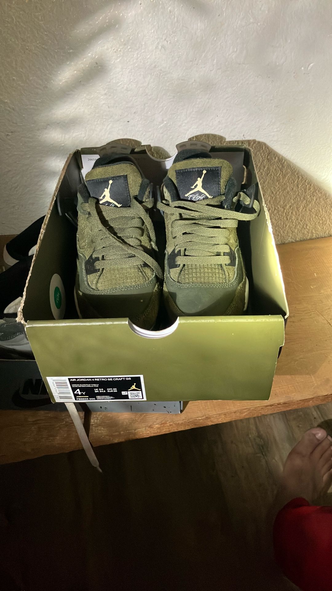 Air Jordan 4 Retro Se Craft Gs. Medium Olive Pale Vanilla Olive Mourn. Vanilla Pale Size 4