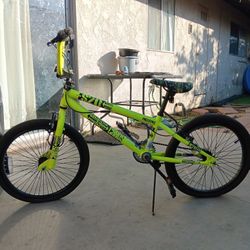 BMX BIKE