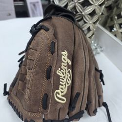 Rawlings Baseball Glove Brand New Sz Medium 