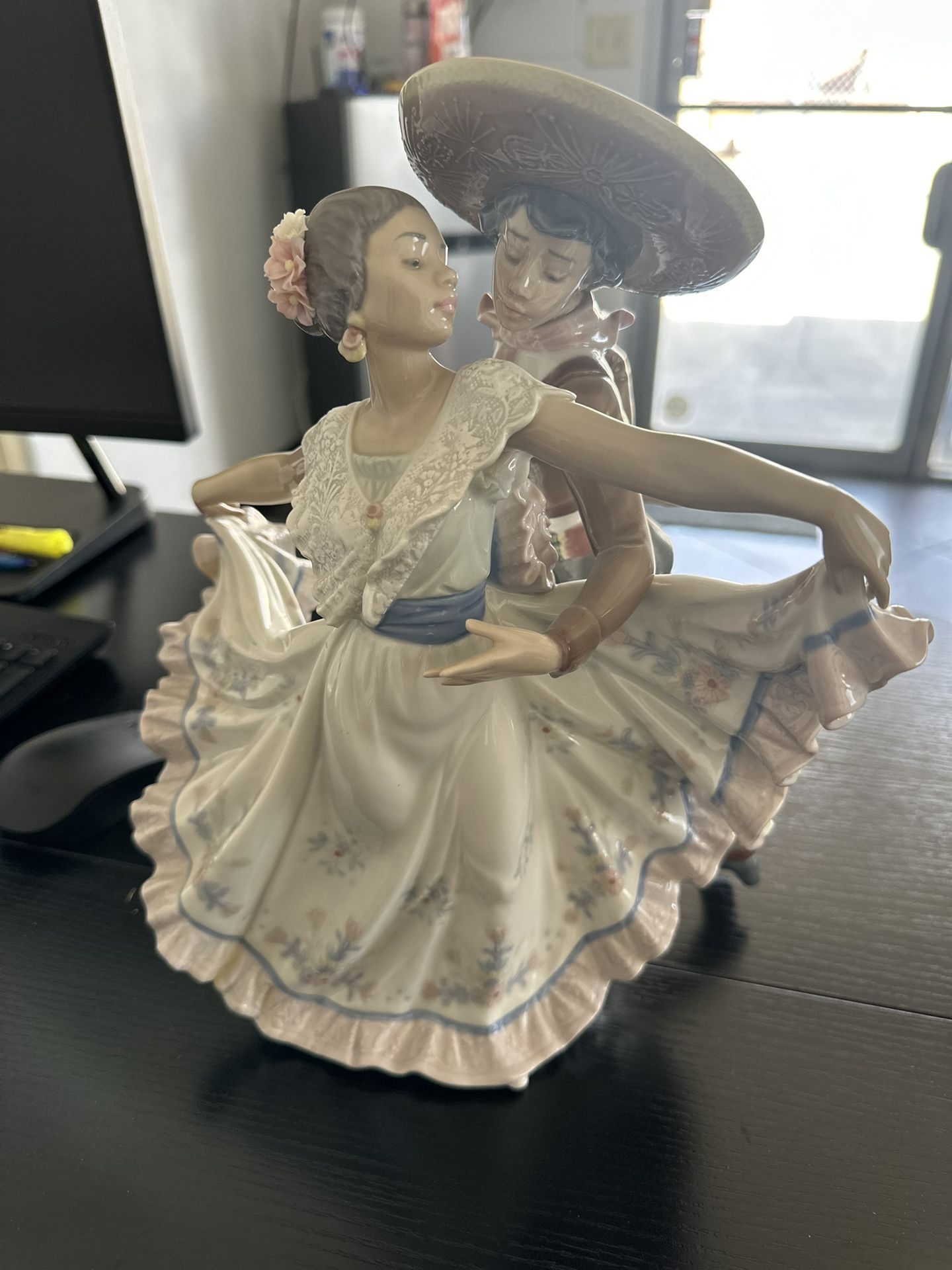 Lladro Mexican Dancers, 12