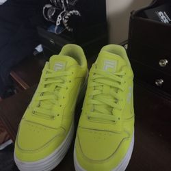 Women's Fila Sneakers - Size 9
