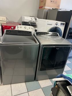 Whirlpool cabrio washer and dryer set( Delivery Available)