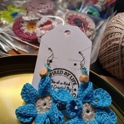 Micro crochet flower earrings