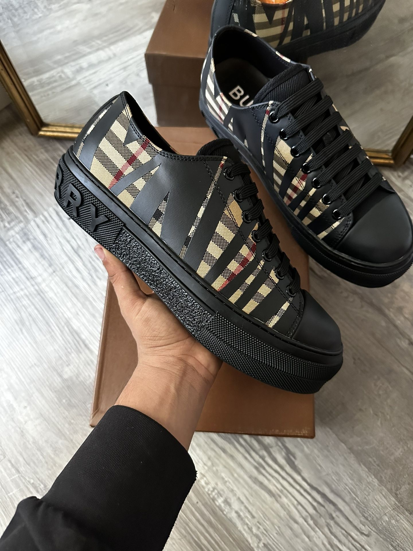 Burberry Shoes Black