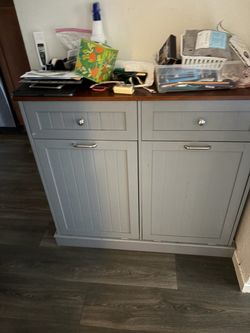 Moving sale