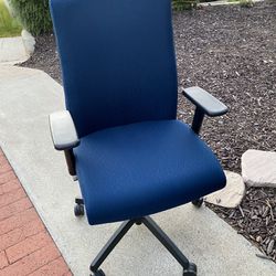 HON Ignite Fabric Ergonomic Desk Chair