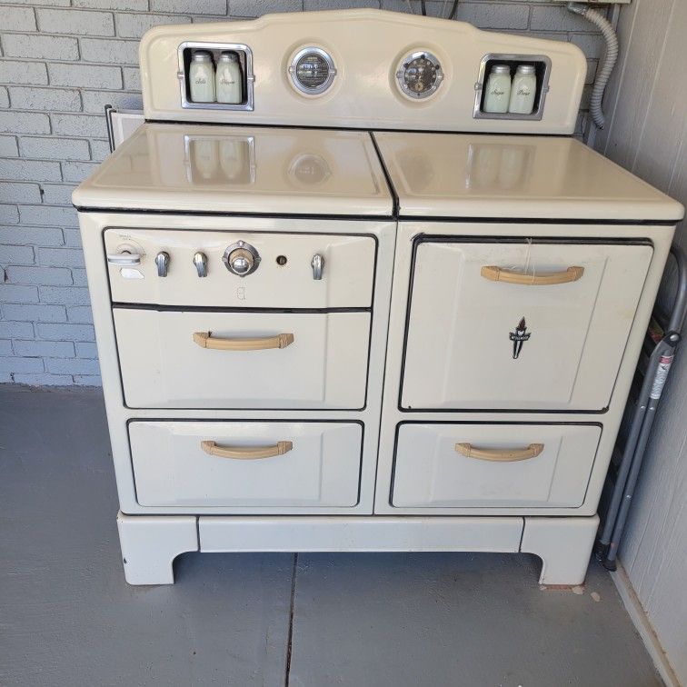 1930s WEDGEWOOD STOVE