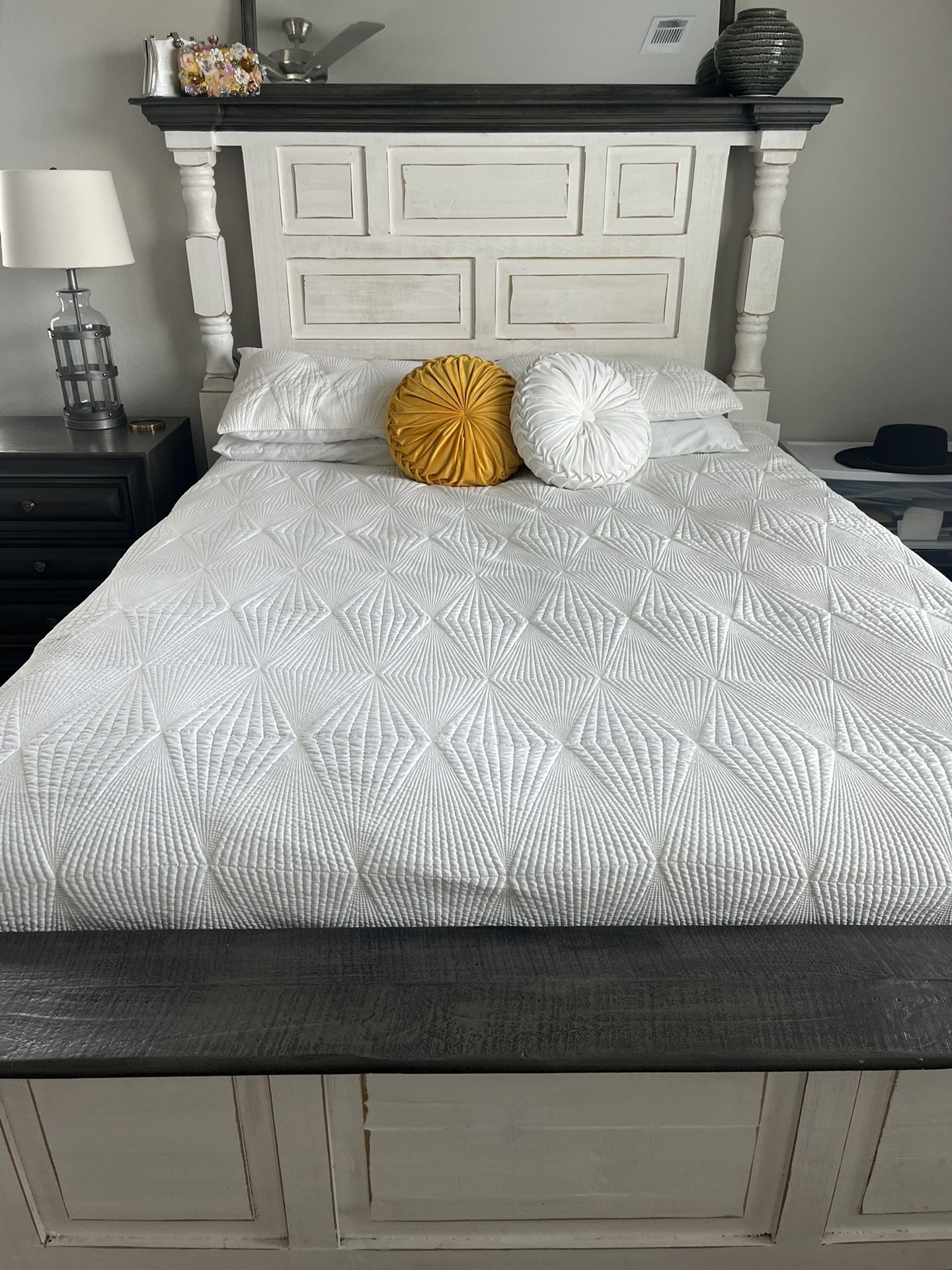 Queen Size Farm style Bed Set