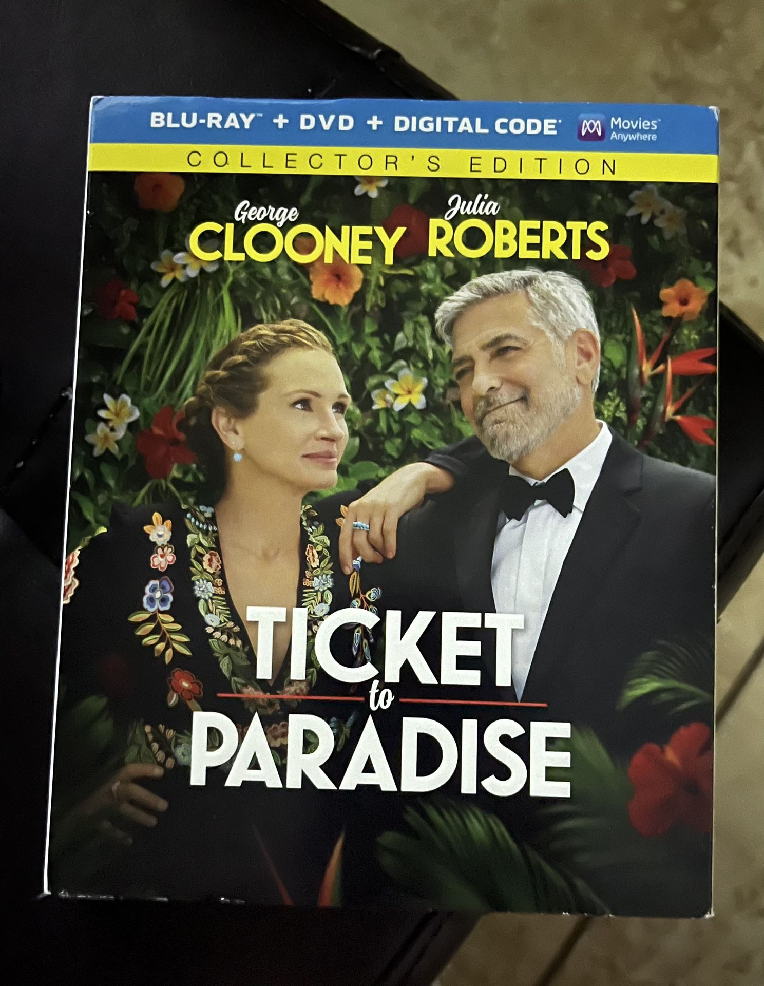 BLU RAY DISC + DVD DISC - Tickets To Paradise