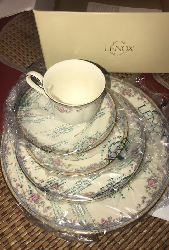Lenox 12 place setting fine china dining set