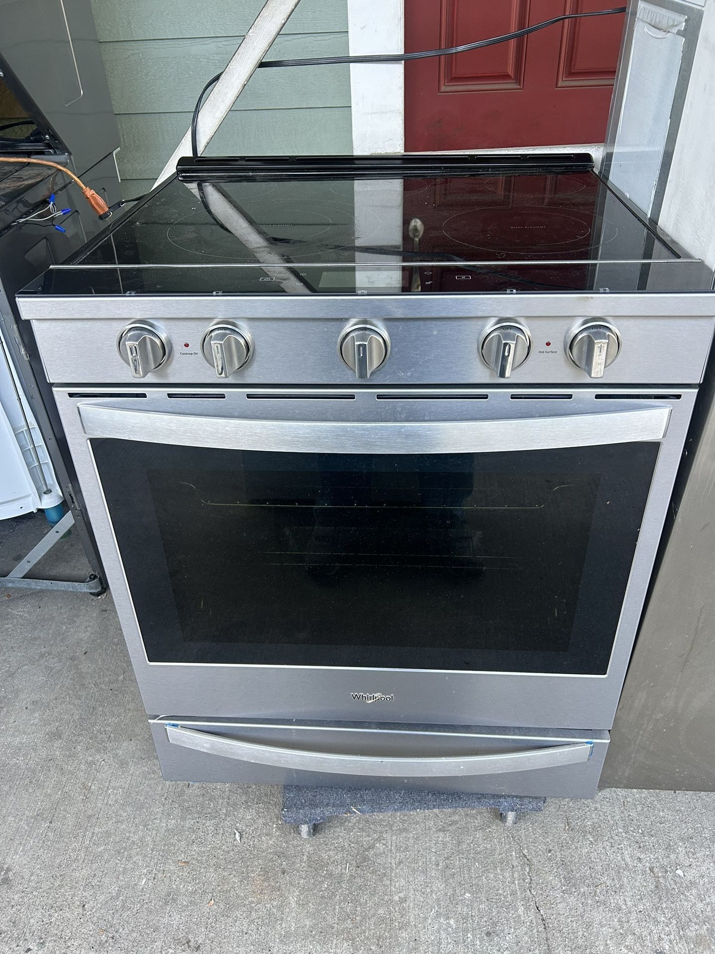 Whirlpool Slide In. 220 V Convection