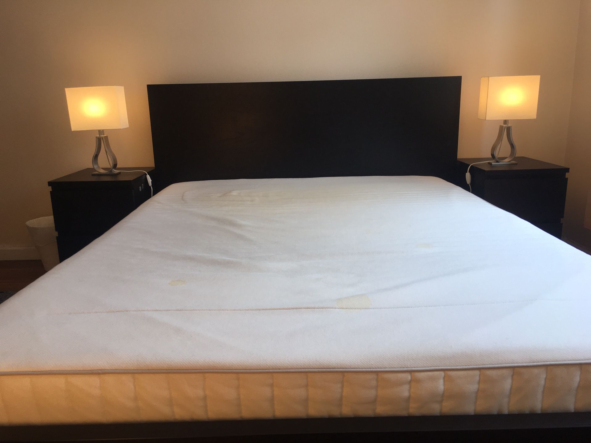 Memory Foam Queen Mattress for Sale (Bed Frame and 2 Nightstand Included)