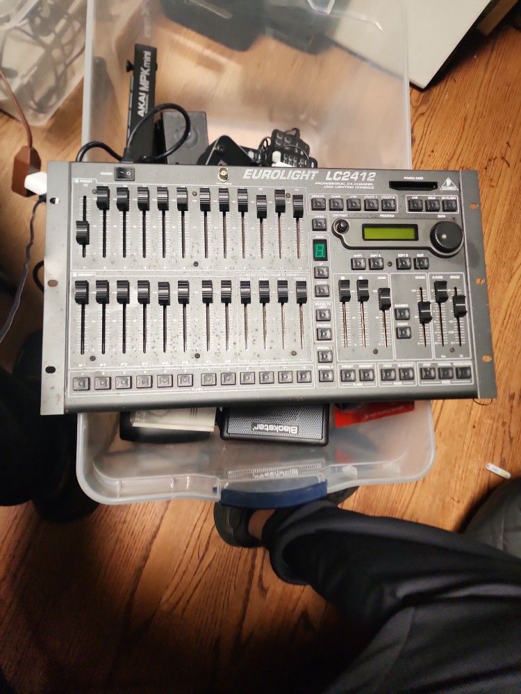 Behringer Eurolight LC2412