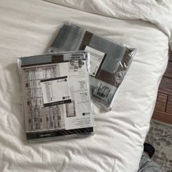 2 Curtain Panels
