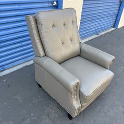 Abbyson Ridgewood Recliner – Gray (Like New)