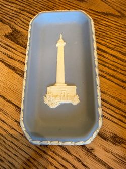 1970 Wedgwood Jasperware Hutzler's Washington Monument Baltimore Dresser Tray
