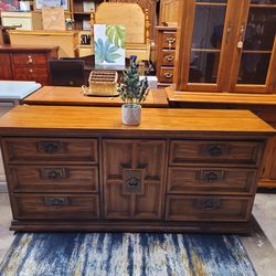 VINTAGE DRESSER