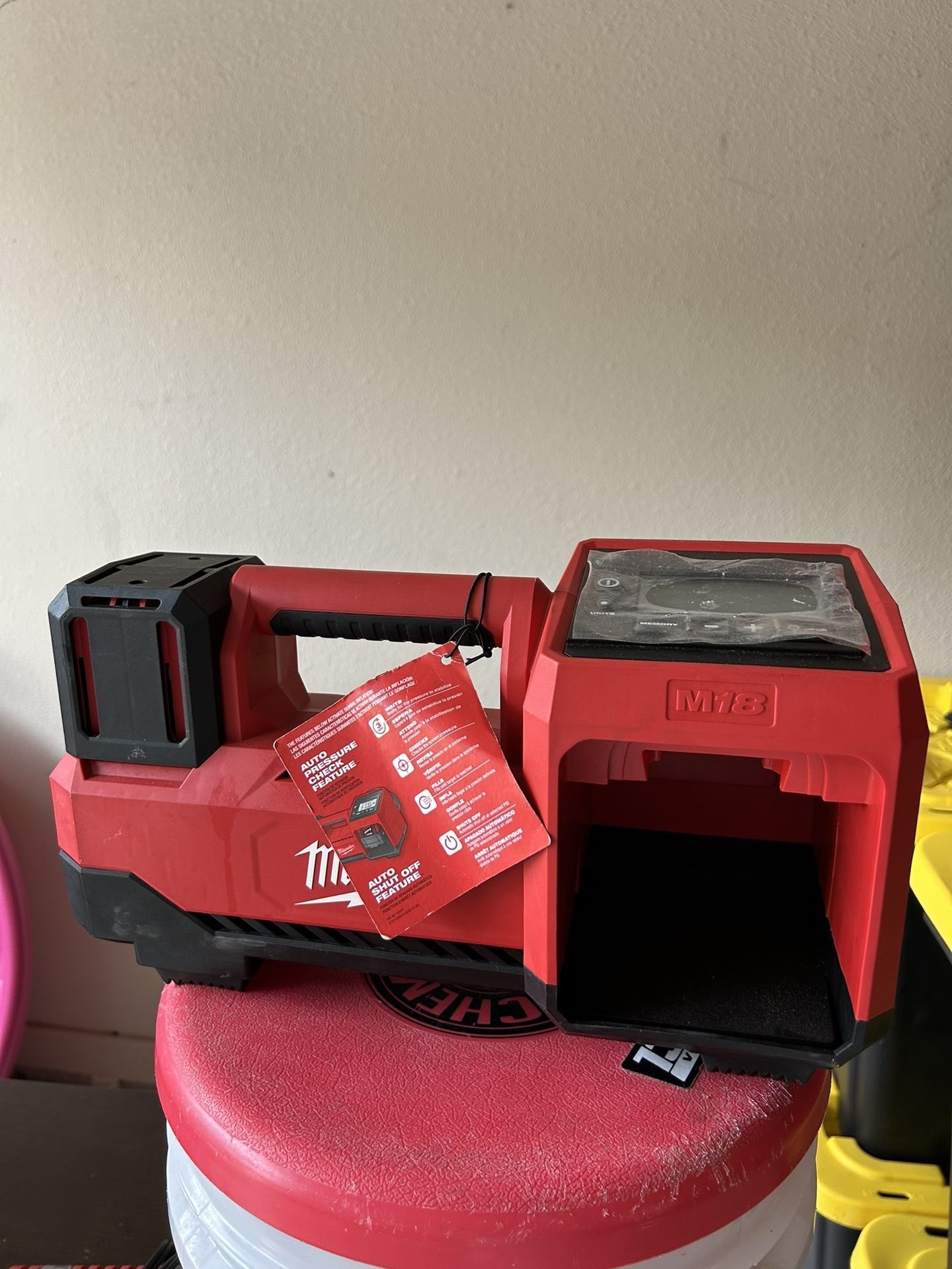 milwaukee air compressor 