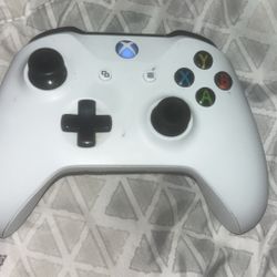 Xbox One Controller (White)