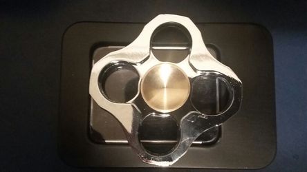 Fidget spinner