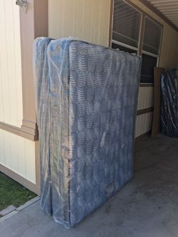Queen sise pillow top and box spring