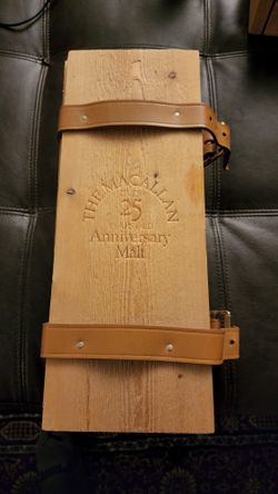 Macallan 25 Anniversary  Wood Box