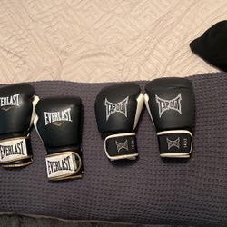 Boxing gloves