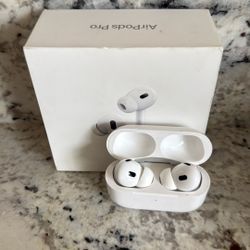Apple AirPods Pro 2nd Gen – Great Condition 🎧