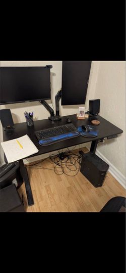 Electric Standing Desk $75 or BEST OFFER!