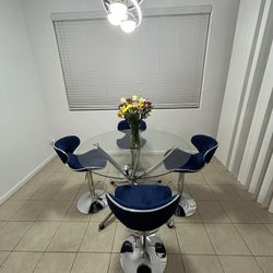 Dining Table With 4 Bar Stools 