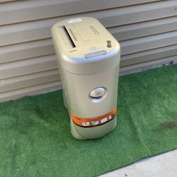 Royal Paper Shredder 