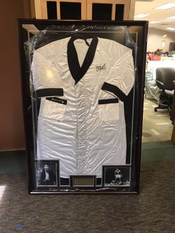 Muhammad Ali Signed Everlast Boxing Robe PSA Certified 