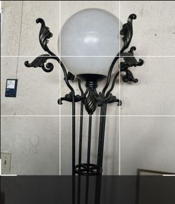 VINTAGE Excellent Condition Antique Metal Floor Lamp ( Read Below) SALE  $265 O.B.O 🍀