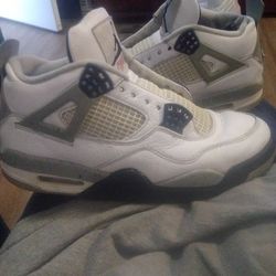 Jordans (No Laces) Size 8