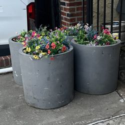 Outdoor Planters with pebbles