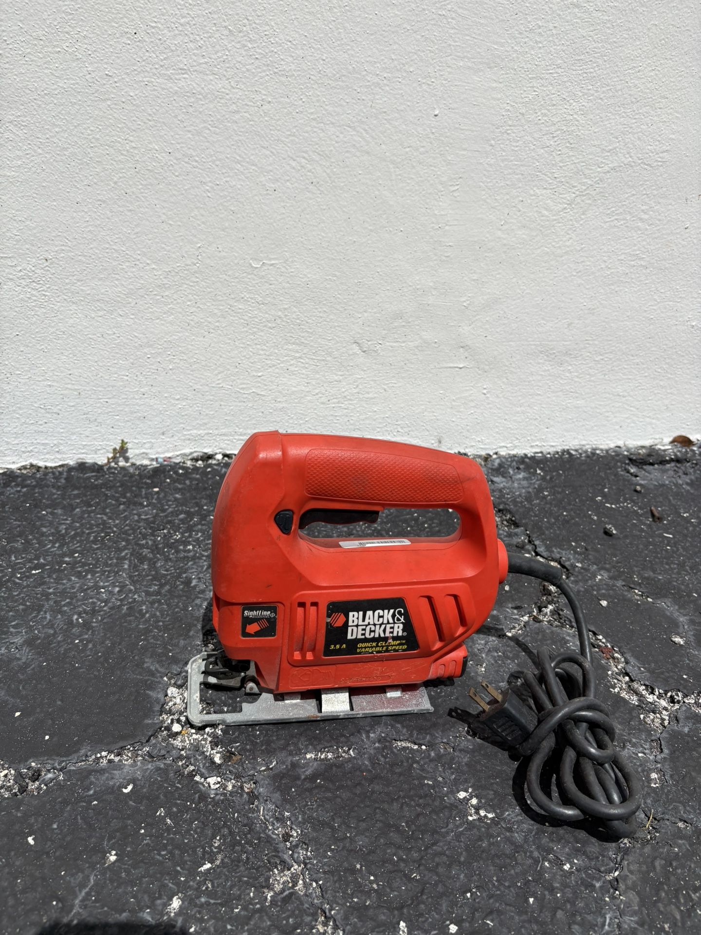 Black & Decker Corded Electric Saw – Tested & Working – Used